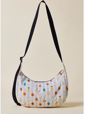 ✨ BAGGU Medium Nylon Crescent Bag✨